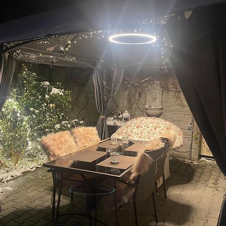 Alia House With Garden In Piestany Villa Buitenkant foto