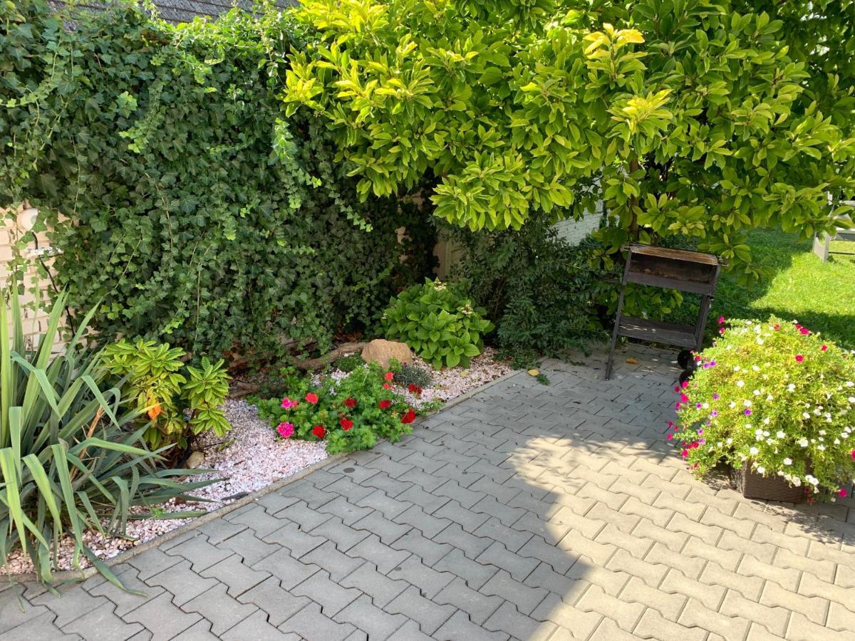 Alia House With Garden In Piestany Villa Buitenkant foto
