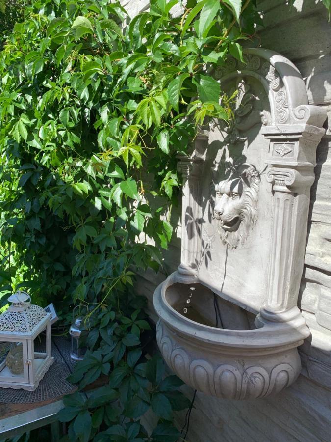 Alia House With Garden In Piestany Villa Buitenkant foto